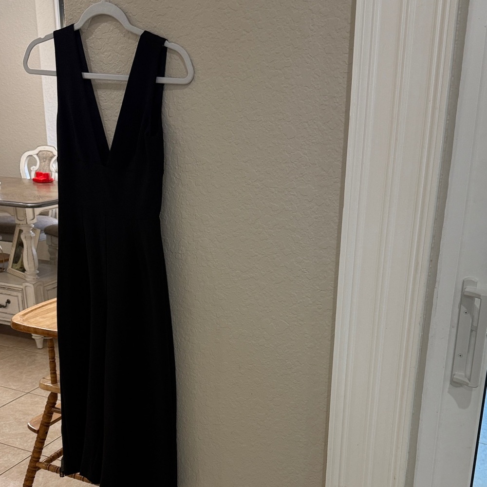 4SI3NNA Black Midi Dress